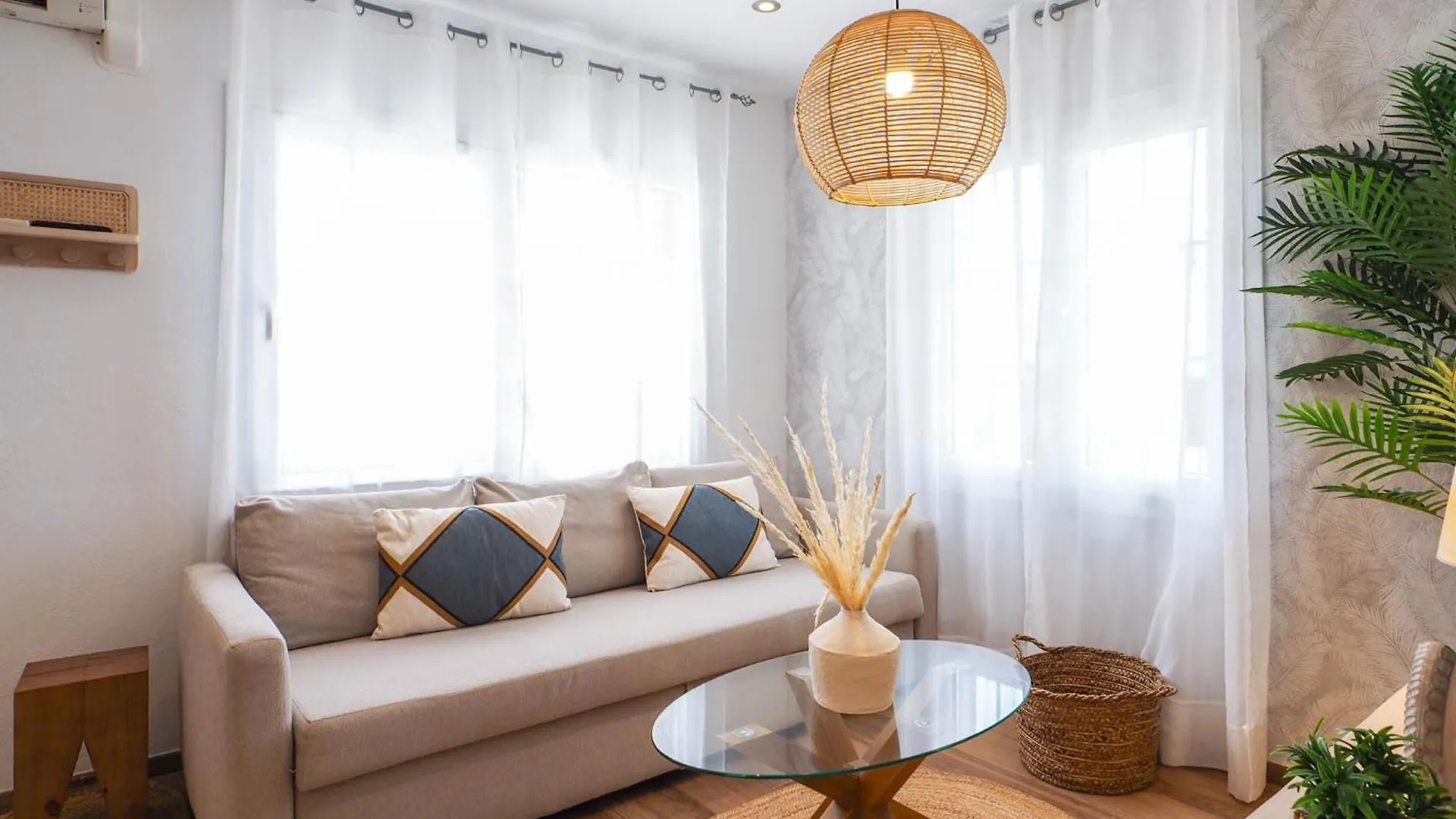 Precioso Apartamento Reformado Con Vistas A Playa Son Bou 0*,  Spain